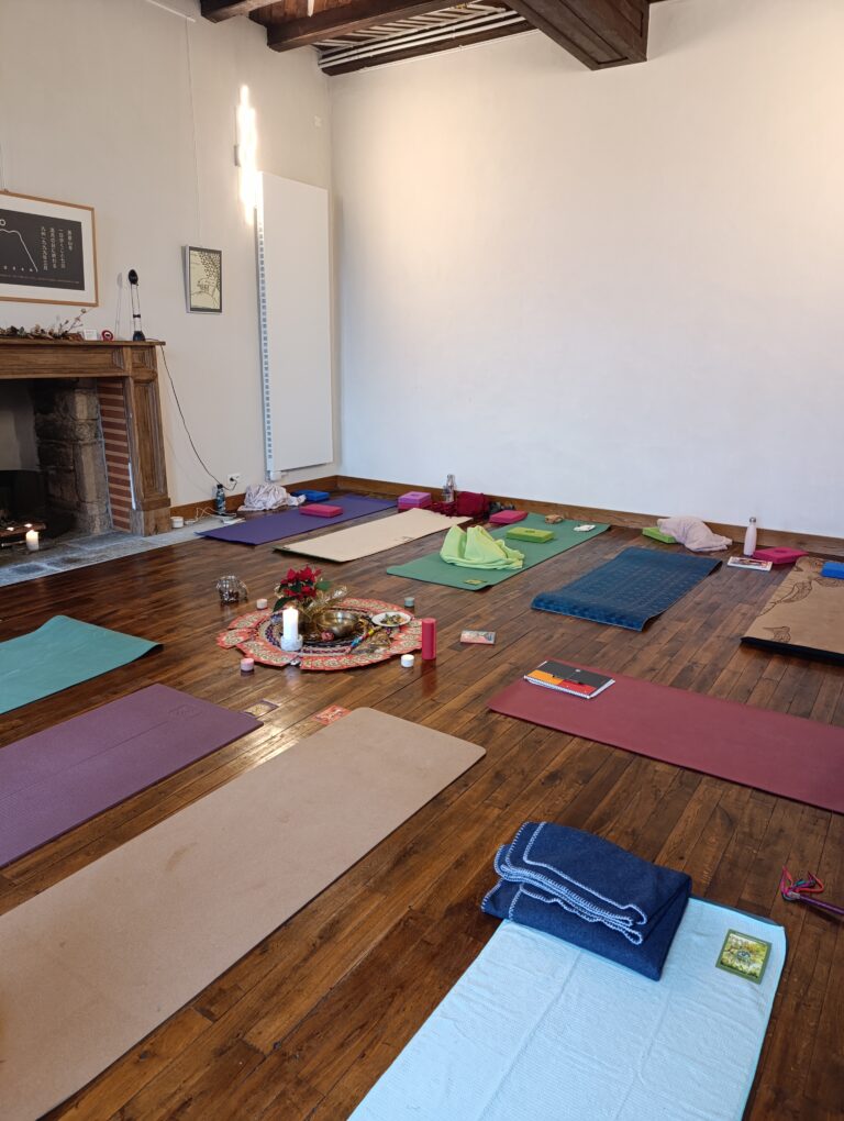 Yoga Grand-Champ, Morbihan